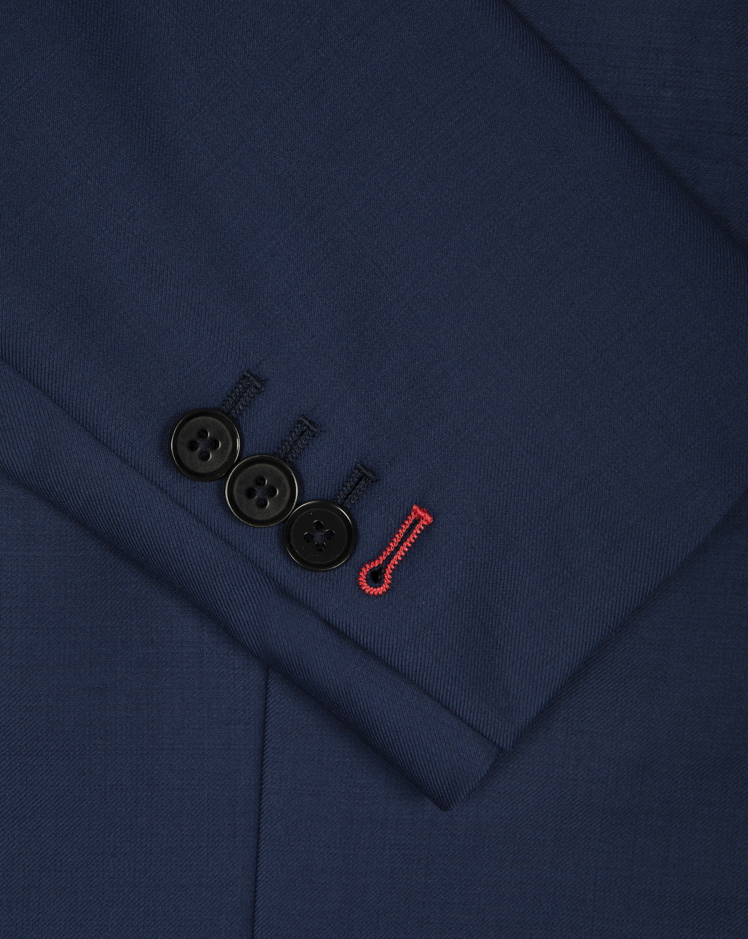 البدلة الزرقاء الملكية