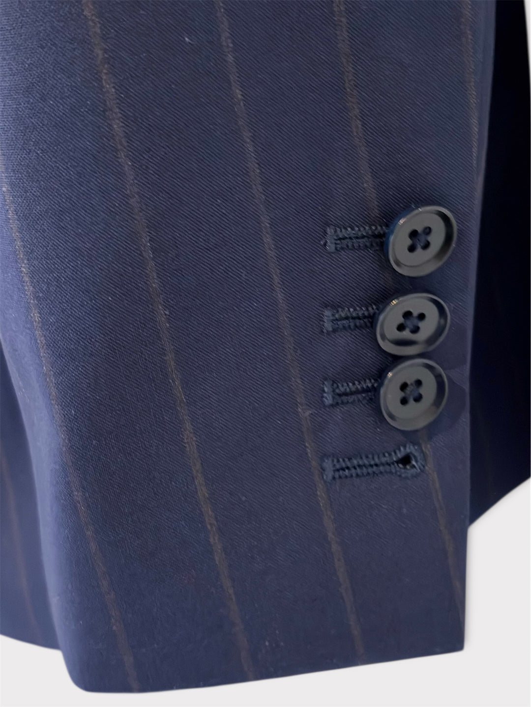 بدلة ثقيلة الوزن بتصميم هيرينبون باللون الأزرق الداكن