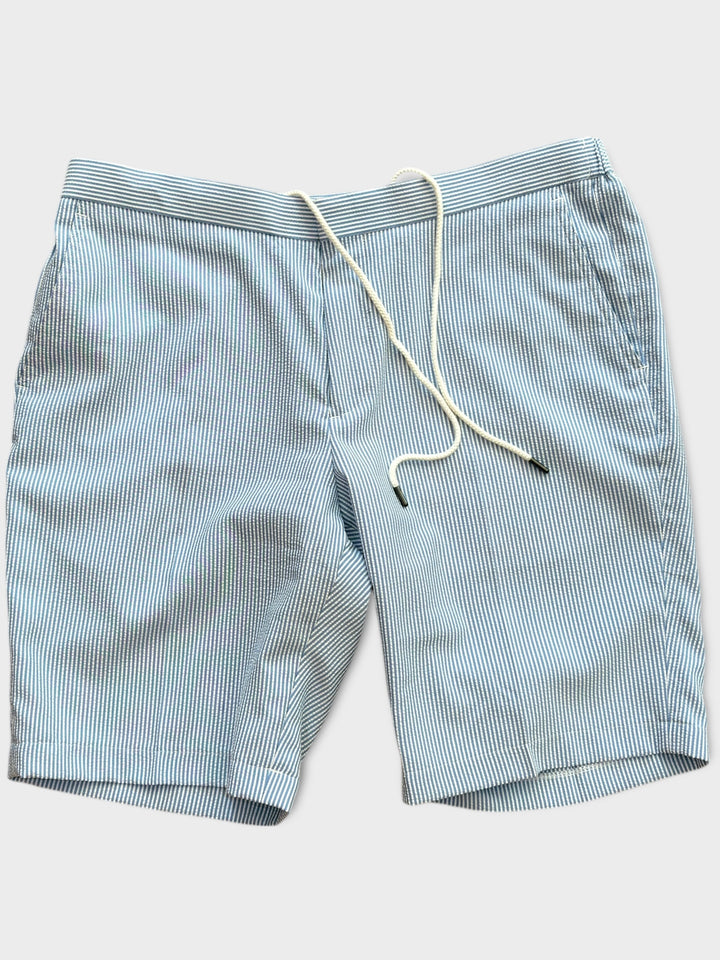 Short bleu à carreaux
