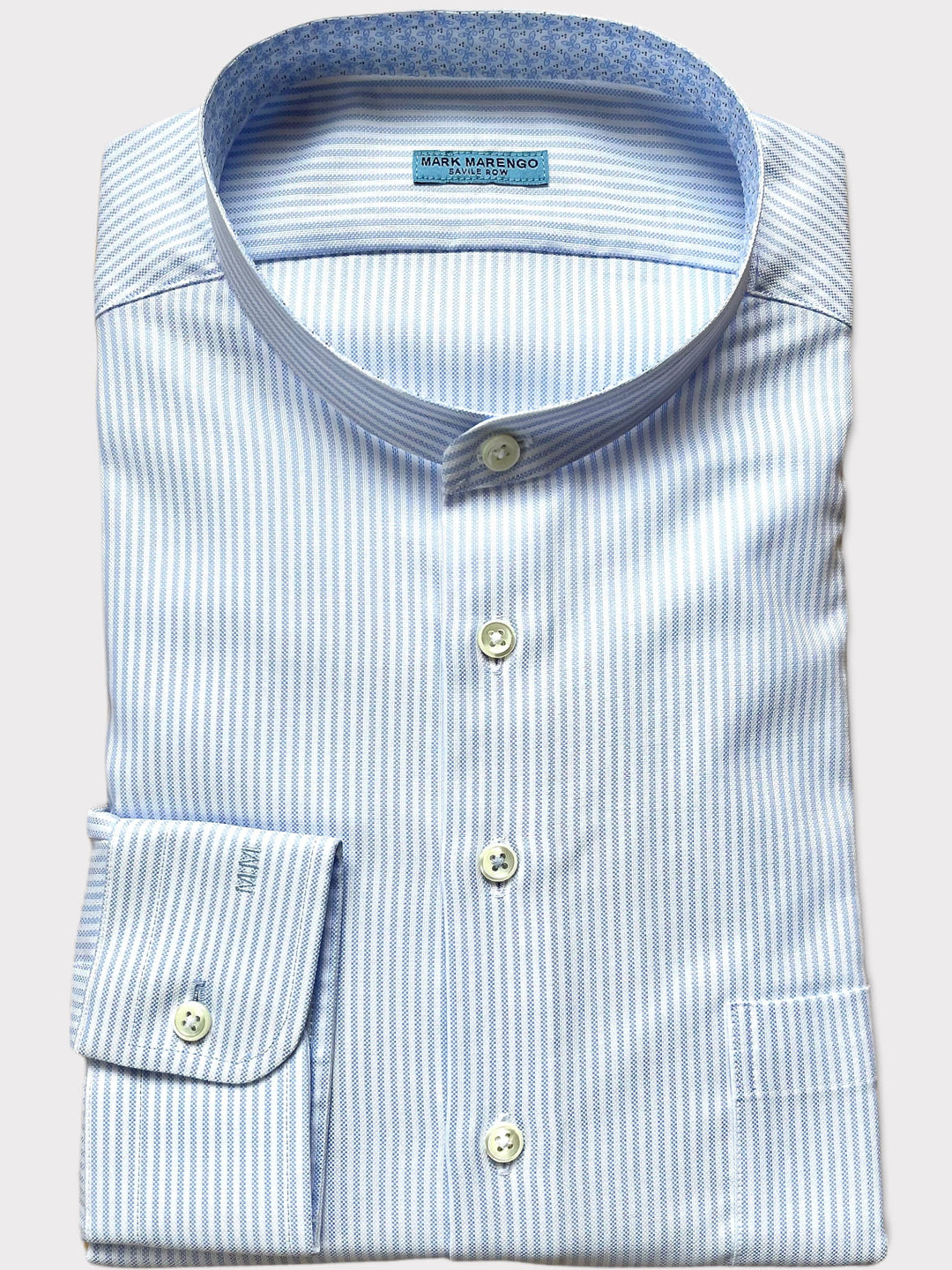 Chemise blanche à rayures bleu pâle 