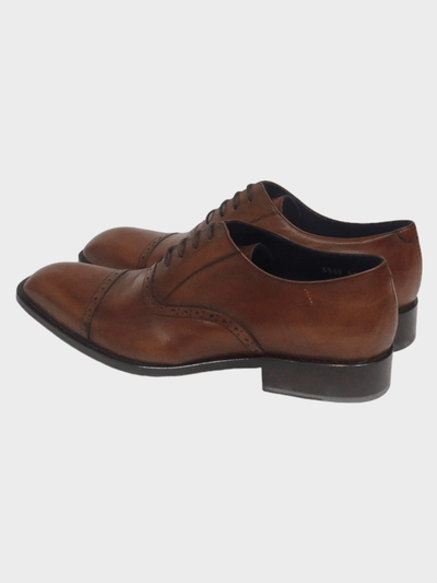 Brogue brown shoe